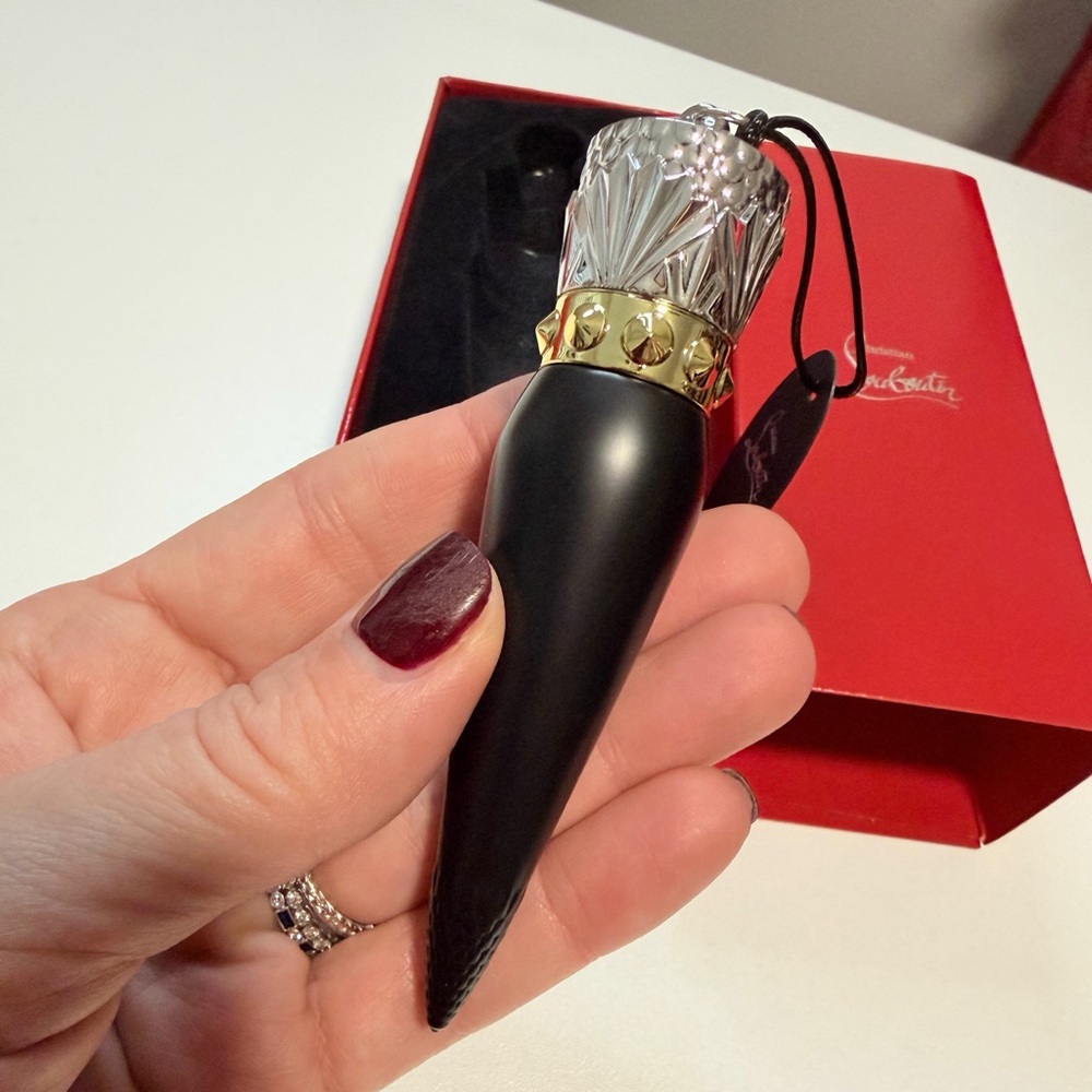 Christian Louboutin Rouge Louboutin 001M Velvet Matte Lipstick - Picture 7 of 9
